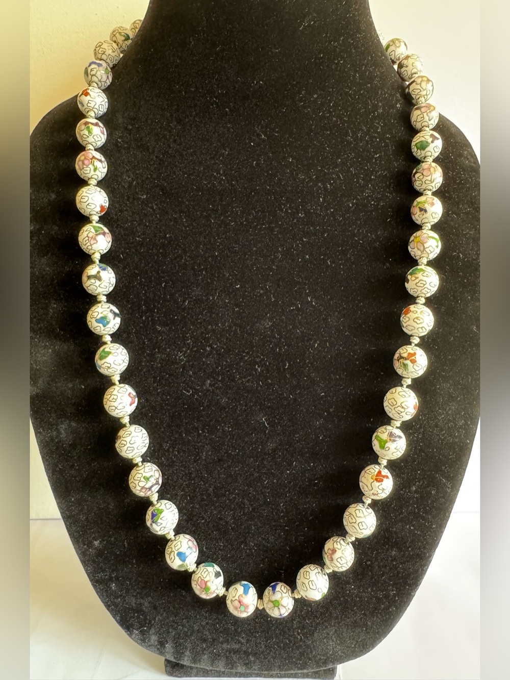 Vintage Cloisonné White Floral Beaded Necklace